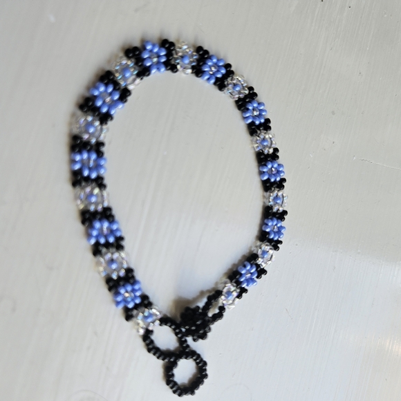 Beaded Flowet Bracelet in Blue and Black - Picture 13 of 13